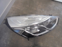 Load image into Gallery viewer, Frontscheinwerfer Renault Clio IV 260102796 Rechts Scheinwerfer Headlight