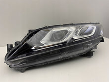 Laden Sie das Bild in den Galerie-Viewer, Frontscheinwerfer Mitsubishi Eclipse Cross 8301D681 LED Links Headlight