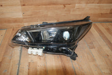 Laden Sie das Bild in den Galerie-Viewer, Frontscheinwerfer Hyundai II Leaf 26060-6WK7A 26010-6WK7 LED Rechts oder Links SCH6900803877sl