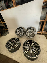 Laden Sie das Bild in den Galerie-Viewer, 4x Alufelge 18 Zoll 8.5" 5x112 40ET Glanz Schwarz 8089891 BMW 3 G21 G20 Mg FEL1337556495ow