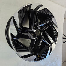 Load image into Gallery viewer, 1x Alufelge 18 Zoll 7.5" 5x114.3 45ET R498755 Nissan Qashqai III J12 Rim Wheel FEL6345339799is