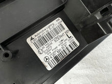 Laden Sie das Bild in den Galerie-Viewer, Frontscheinwerfer Mercedes-Benz W251 A2518203561 Links Scheinwerfer Headlight SCH8461022538zh