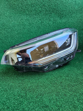 Laden Sie das Bild in den Galerie-Viewer, Frontscheinwerfer VW Taigo 2G7941035C Links Scheinwerfer Headlight SCH7283954070bx