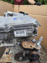 Load image into Gallery viewer, Motor Toyota I 2ZR-FAE 1.8 VVTI 136TKm 2009 Benzin Engine Komplett