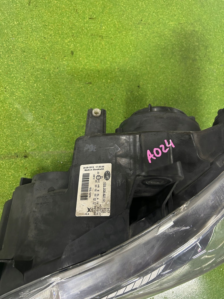 Frontscheinwerfer Mercedes-Benz Viano W639 Vito 1EG009627-01 Links Headlight SCH8091300351ku