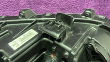 Laden Sie das Bild in den Galerie-Viewer, Frontscheinwerfer Hyundai H1 Starex 921024H610 Rechts Scheinwerfer Headlight SCH1059425392fv
