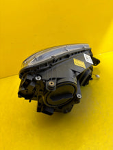 Laden Sie das Bild in den Galerie-Viewer, Frontscheinwerfer Skoda Yeti 5L1941015C Xenon Links Scheinwerfer Headlight SCH8126504546dl