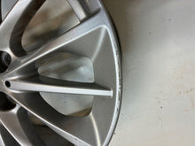 Laden Sie das Bild in den Galerie-Viewer, 1x Alufelge 17 Zoll 5x112 6856084 BMW F40 Rim Wheel FEL7378830367ps