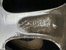 Laden Sie das Bild in den Galerie-Viewer, 1x Alufelge 16 Zoll 6.5&quot; 5x120 42ET 6775618 BMW E81 E87 Rim Wheel