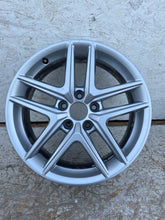 Load image into Gallery viewer, 1x Alufelge 17 Zoll 6.5&quot; 5x112 28ET Glanz Silber 8W9601025 Audi A5 A4 Rim Wheel