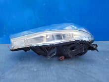 Laden Sie das Bild in den Galerie-Viewer, Frontscheinwerfer Mitsubishi Outlander II P8926 85122000 Xenon Links Headlight SCH5646452212xm