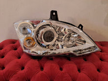 Laden Sie das Bild in den Galerie-Viewer, Frontscheinwerfer Mercedes-Benz Viano W639 Vito A6398202961 Xenon Rechts SCH9051372092io