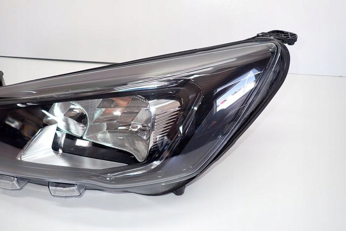 Frontscheinwerfer Ford Focus MX7B-13E015-CE Ein Stück (Rechts oder Links) SCH3836636213qx