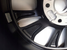 Load image into Gallery viewer, 2x Alufelge 17 Zoll 7.0&quot; 5x114.3 44ET Glanz 403009897R Mg Rim Wheel
