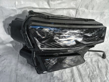 Laden Sie das Bild in den Galerie-Viewer, Frontscheinwerfer Skoda Karoq 57B941036B LED Rechts Scheinwerfer Headlight SCH5838119522rm