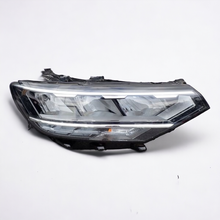 Laden Sie das Bild in den Galerie-Viewer, Frontscheinwerfer VW Passat B8 3G1941036P 90172735 LED Rechts Headlight