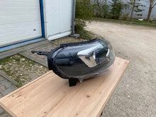 Laden Sie das Bild in den Galerie-Viewer, Frontscheinwerfer Opel Zafira C Vivaro Life 9832836480-00 Xenon Rechts Headlight