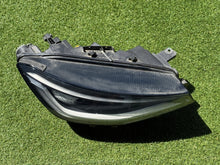 Laden Sie das Bild in den Galerie-Viewer, Frontscheinwerfer VW Id.4 11B941036K Rechts Scheinwerfer Headlight SCH3555366076ot