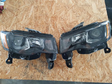 Load image into Gallery viewer, Frontscheinwerfer Jeep Grand Cherokee Wk2 68266647AD Rechts oder Links SCH9758034618jb