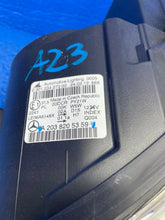 Laden Sie das Bild in den Galerie-Viewer, Frontscheinwerfer Mercedes-Benz W203 A2038205359 Links Scheinwerfer Headlight SCH3084412018as