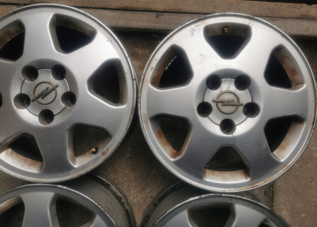 4x Alufelge 15 Zoll 6.0" 5x110 43ET Glanz Silber Opel Rim Wheel FEL3527470220aj