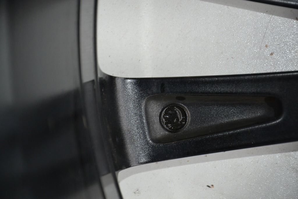 1x Alufelge 19 Zoll 7.5" 5x112 48ET Matt Graphit 5E3601025 Skoda Octavia Iv