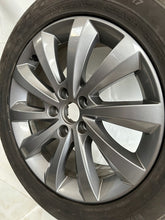 Laden Sie das Bild in den Galerie-Viewer, 1x Alufelge 17 Zoll 7.0" 5x112 39ET Glanz Schwarz 7N5601025 Seat Rim Wheel FEL3155326214yx
