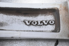Laden Sie das Bild in den Galerie-Viewer, 1x Alufelge 18 Zoll 8.0" 5x108 42ET Glanz Silber 31445301 Volvo S90 V90 FEL1899193280te