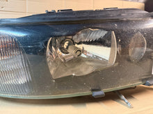 Load image into Gallery viewer, Frontscheinwerfer Volvo V70 S60 30655906 Rechts Scheinwerfer Headlight SCH7153375949qi