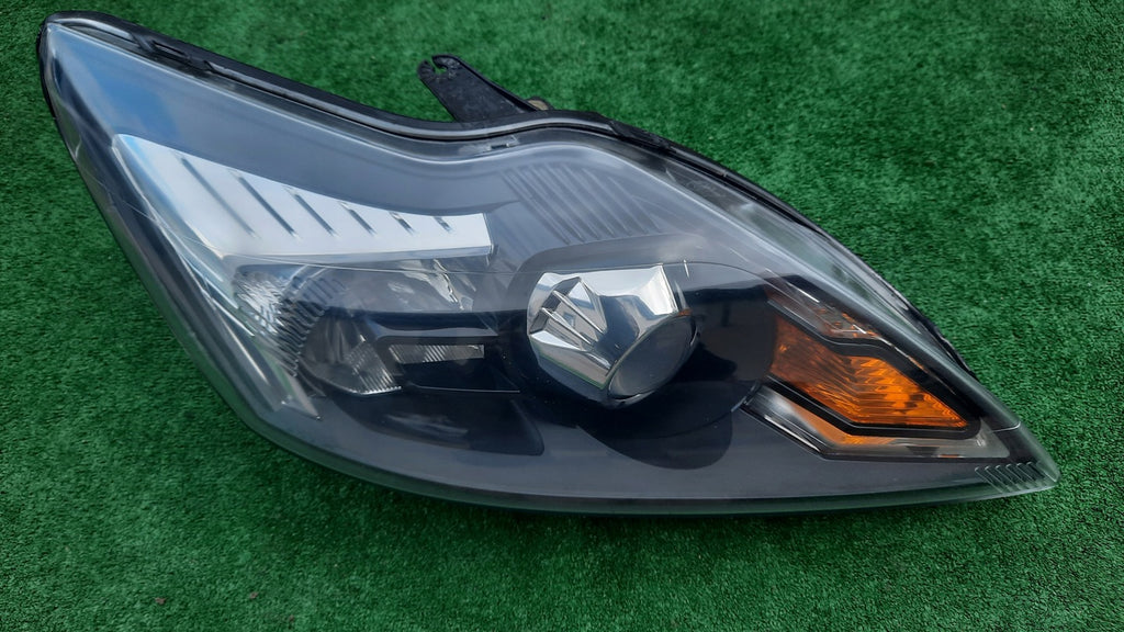 Frontscheinwerfer Ford Focus 8M51-13005-CD Xenon Rechts Scheinwerfer Headlight