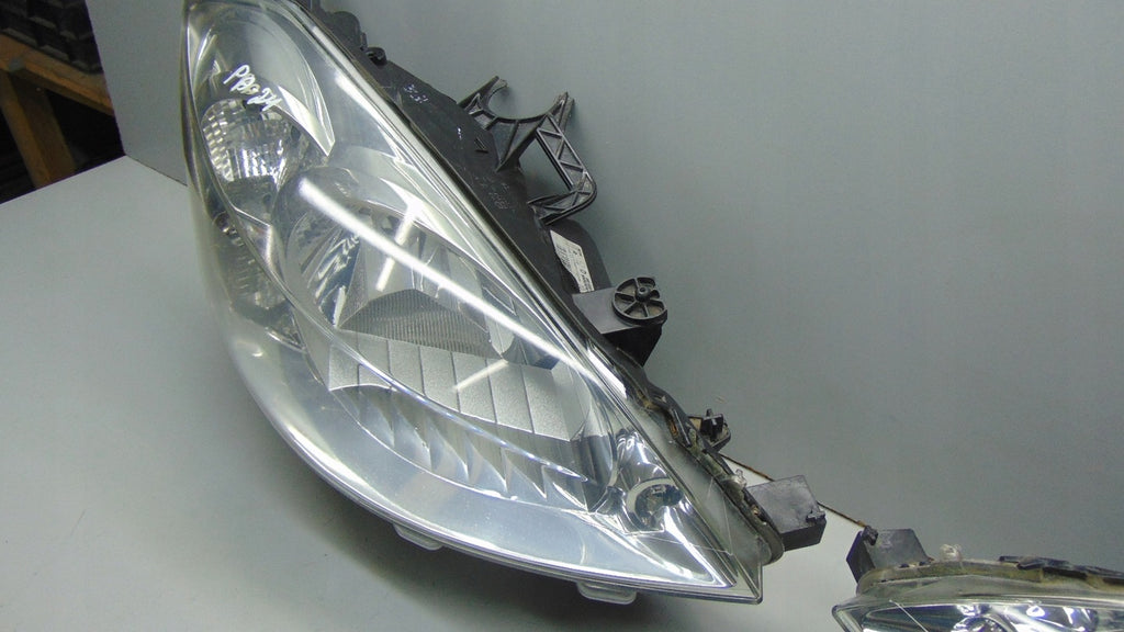 Frontscheinwerfer Citroën Berlingo 89318001 89317991 Ein Satz Headlight SCH8307799353cl