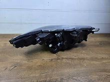 Load image into Gallery viewer, Frontscheinwerfer Toyota Yaris Links Scheinwerfer Headlight