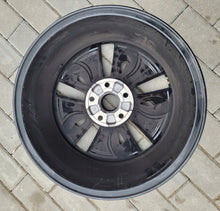 Load image into Gallery viewer, 1x Alufelge 17 Zoll 7.5&quot; 5x112 3P0601025 Skoda Superb Rim Wheel
