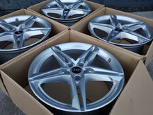 Laden Sie das Bild in den Galerie-Viewer, 4x Alufelge 18 Zoll 8.0" 5x112 40ET Glanz Silber 8W0601025HM Audi B8 Rim Wheel FEL8877621225nu