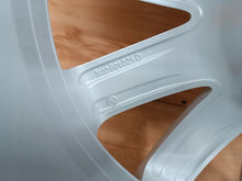 Laden Sie das Bild in den Galerie-Viewer, 1x Alufelge 17 Zoll 7.0&quot; 5x112 37ET 3U0601025D Skoda Rim Wheel