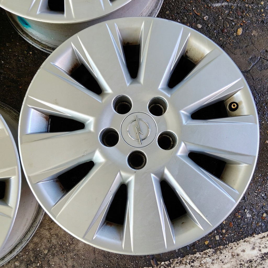 4x Alufelge 16 Zoll 6.5" 5x110 41ET Glanz Silber Opel Vectra Rim Wheel FEL6805933878ru