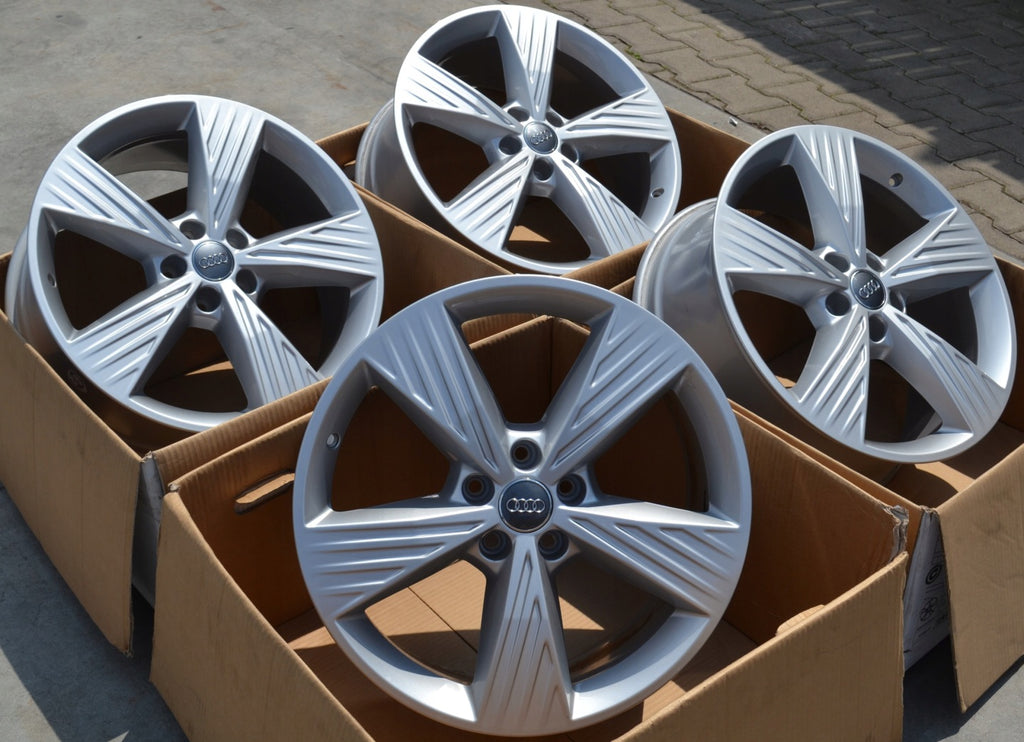 4x Alufelge 19 Zoll 8.0" 5x112 45ET Glanz Silber 89A601025B Audi Q3 Q4 Rim Wheel FEL4529129597og