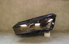 Laden Sie das Bild in den Galerie-Viewer, Frontscheinwerfer Skoda Enyaq 5LB941015B LED Links Scheinwerfer Headlight