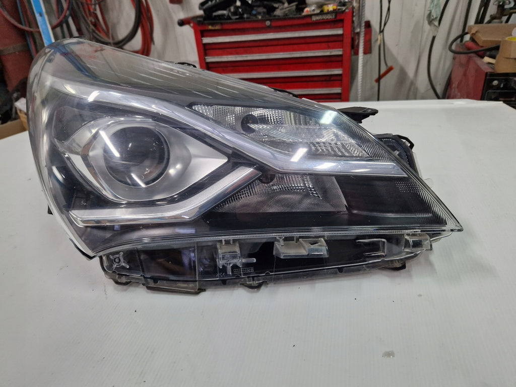 Frontscheinwerfer Toyota Yaris LED Ein Stück (Rechts oder Links) Headlight