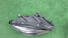 Load image into Gallery viewer, Frontscheinwerfer Mercedes-Benz W166 A1668205559 Xenon Rechts Headlight