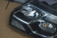 Laden Sie das Bild in den Galerie-Viewer, Frontscheinwerfer Dacia Duster 260608209R Links Scheinwerfer Headlight