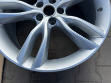 Laden Sie das Bild in den Galerie-Viewer, 1x Alufelge 20 Zoll 8.5&quot; 5x108 49ET GX63-1007-MB Jaguar Rim Wheel