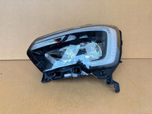 Laden Sie das Bild in den Galerie-Viewer, Frontscheinwerfer Renault Master 260607867R FALSE Scheinwerfer Headlight SCH6368557502hl