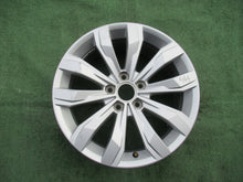 Load image into Gallery viewer, 1x Alufelge 17 Zoll 7.0&quot; 5x112 45ET Glanz Silber 2GA601025A VW T-Roc Rim Wheel