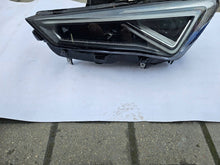 Laden Sie das Bild in den Galerie-Viewer, Frontscheinwerfer Seat Leon 5FB941035C Vorderseite Scheinwerfer Headlight