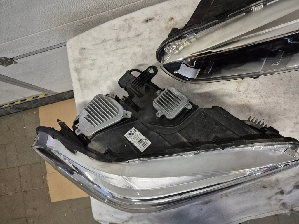 Frontscheinwerfer BMW X1 F48 7472219 7472220 Ein Satz Scheinwerfer Headlight SCH6899003042su