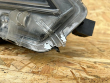 Laden Sie das Bild in den Galerie-Viewer, Frontscheinwerfer Toyota Corolla 8111002T5100 Rechts Scheinwerfer Headlight SCH4691490798wx