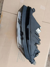 Laden Sie das Bild in den Galerie-Viewer, Frontscheinwerfer Skoda Octavia I 5E4941015B Links Scheinwerfer Headlight SCH6611399839da