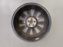 Laden Sie das Bild in den Galerie-Viewer, 1x Alufelge 17 Zoll 7.0&quot; 5x100 46ET 5JJ601025A Skoda Fabia Rapid Rim Wheel
