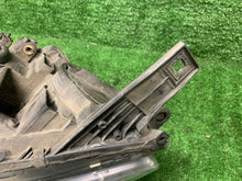 Laden Sie das Bild in den Galerie-Viewer, Frontscheinwerfer Mercedes-Benz W251 A2518203561 Bi-Xenon Links Headlight SCH7026728530ua